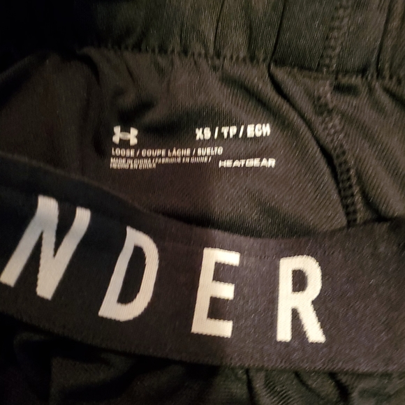 Xs under Armour shorts - Picture 2 of 2